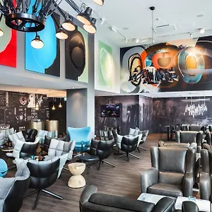 Hotel One ***